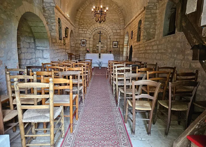 Font Neuve بيت للعطل