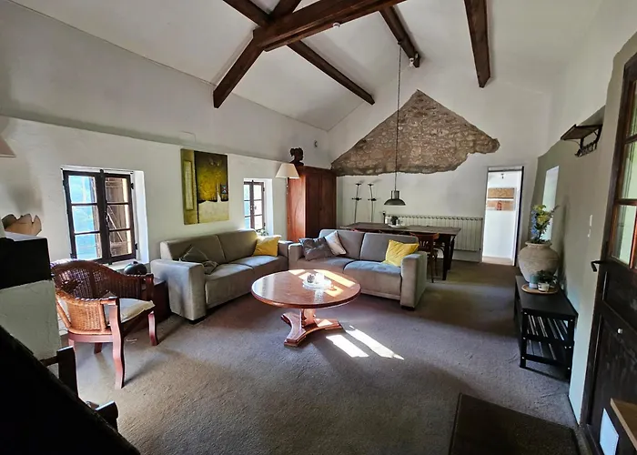 Font Neuve بيت للعطل سويلاك