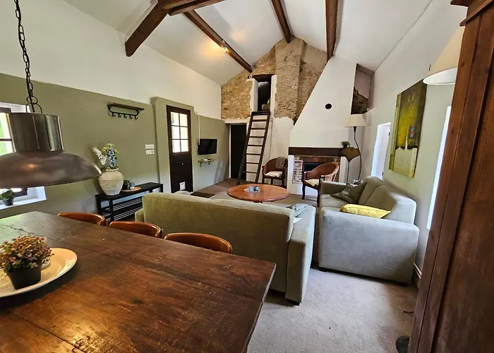 Font Neuve بيت للعطل