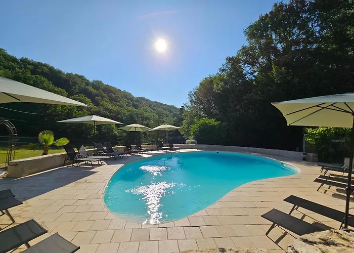 Font Neuve بيت للعطل سويلاك